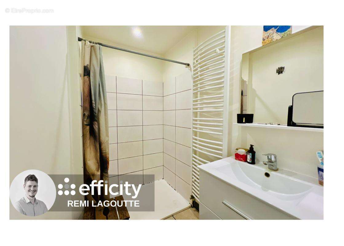 Maison 176 m² à Sainte-Colombe-Sur-Gand  - photo 9