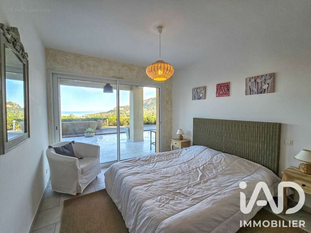 Appartement 73 m² à Lumio  - photo 7