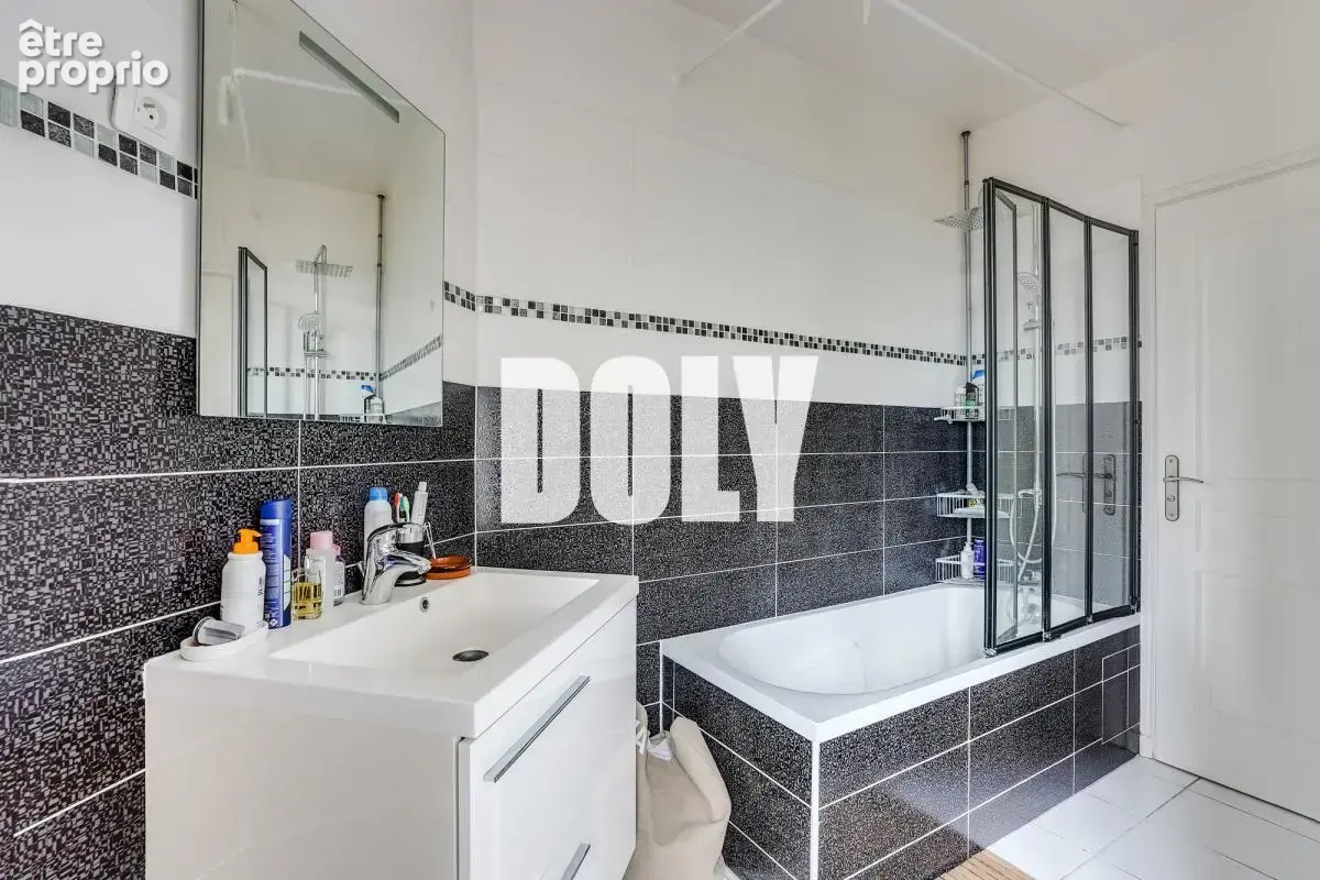 Doly - appartement- refait a neuf, paris - photo 9