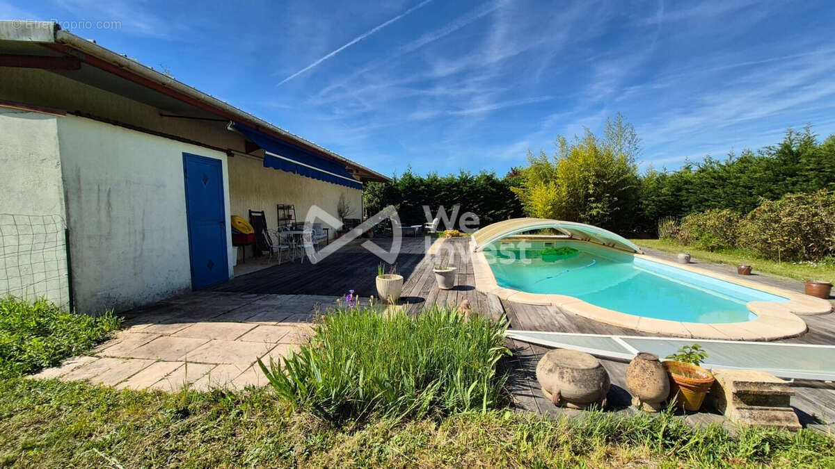 piscine - Maison à VILLEMATIER