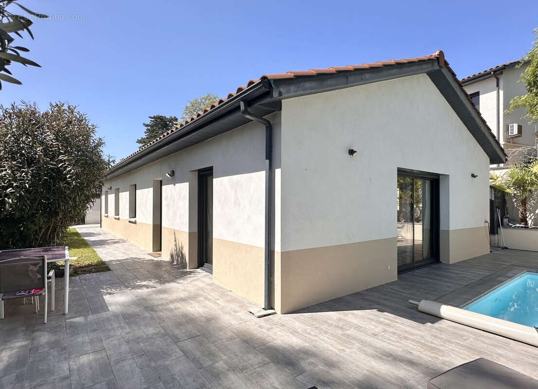 Maison à CHARLY