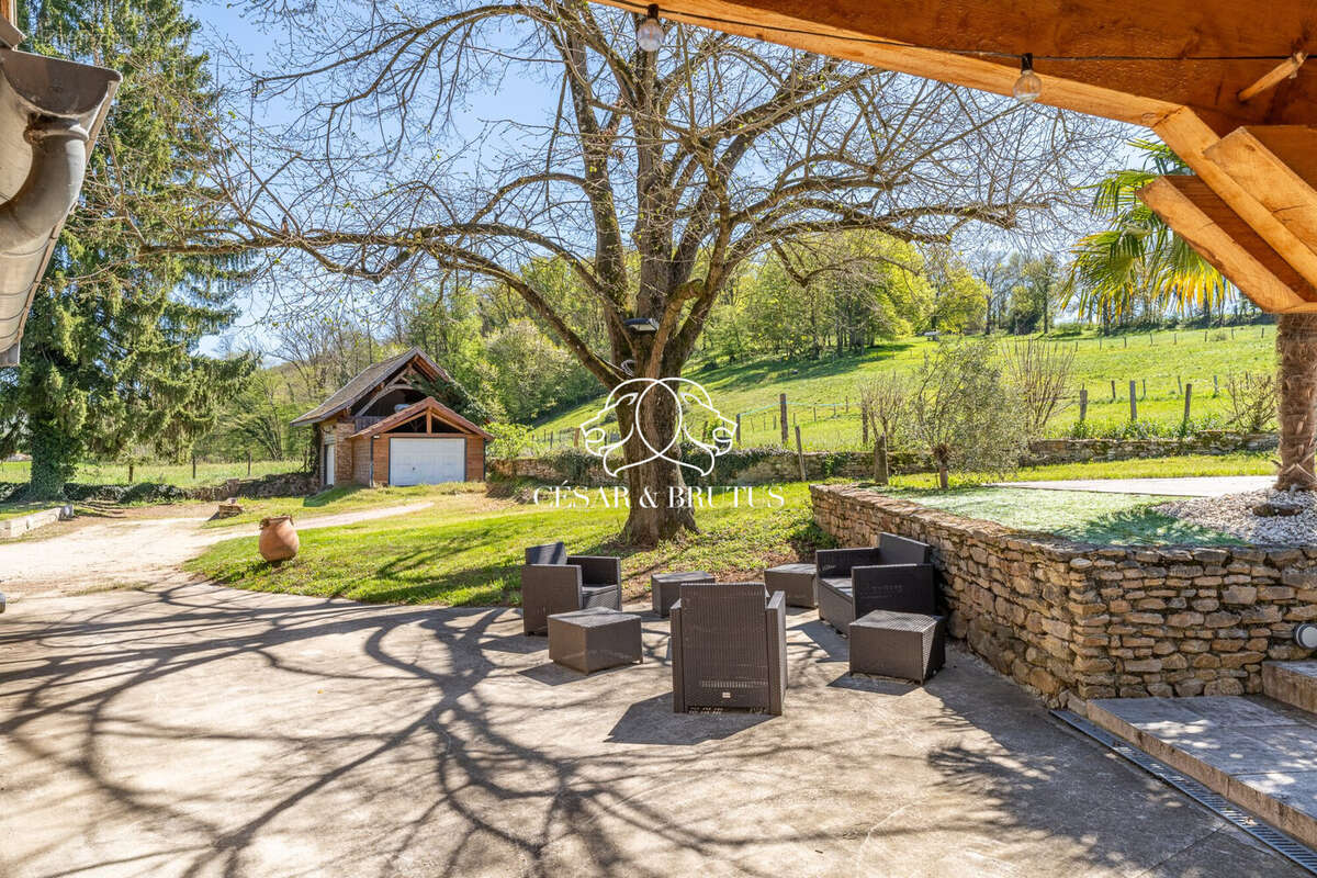 Maison 214 m² à Chozeau  - photo 2