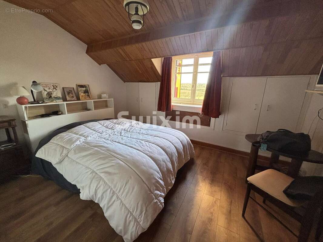 Maison à MENADES