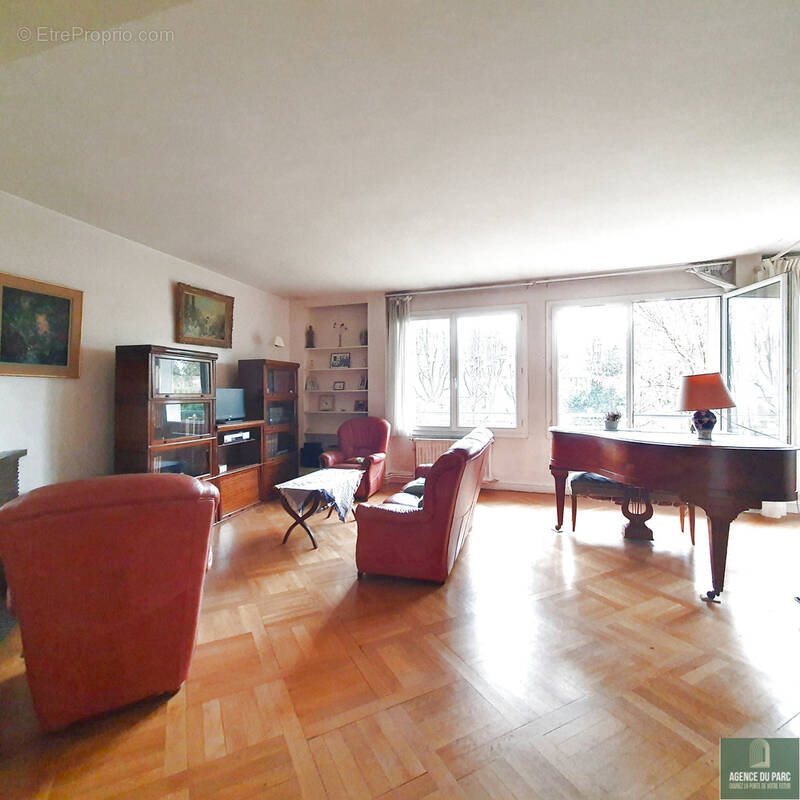 Appartement à VILLE-D'AVRAY