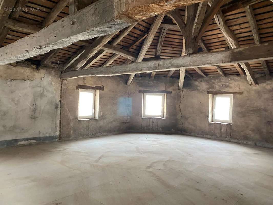 Appartement à FUMEL