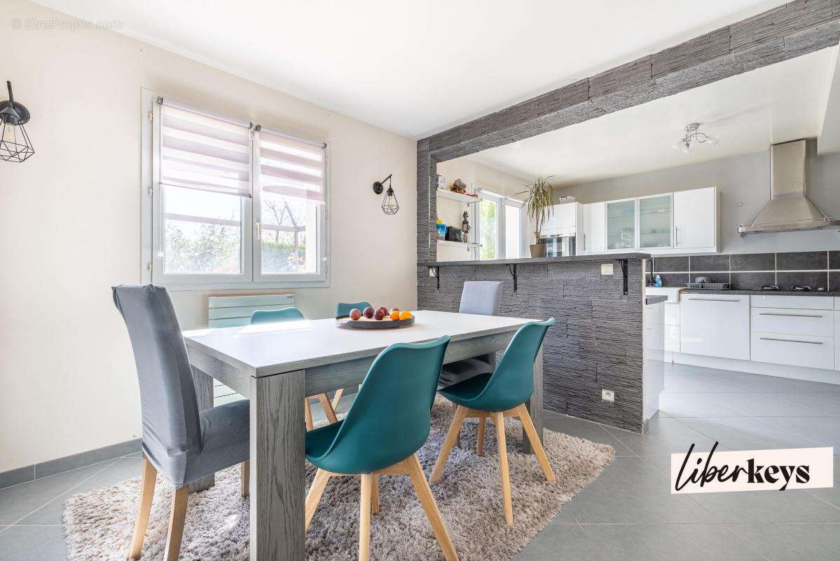 Maison à LA VILLE-DU-BOIS