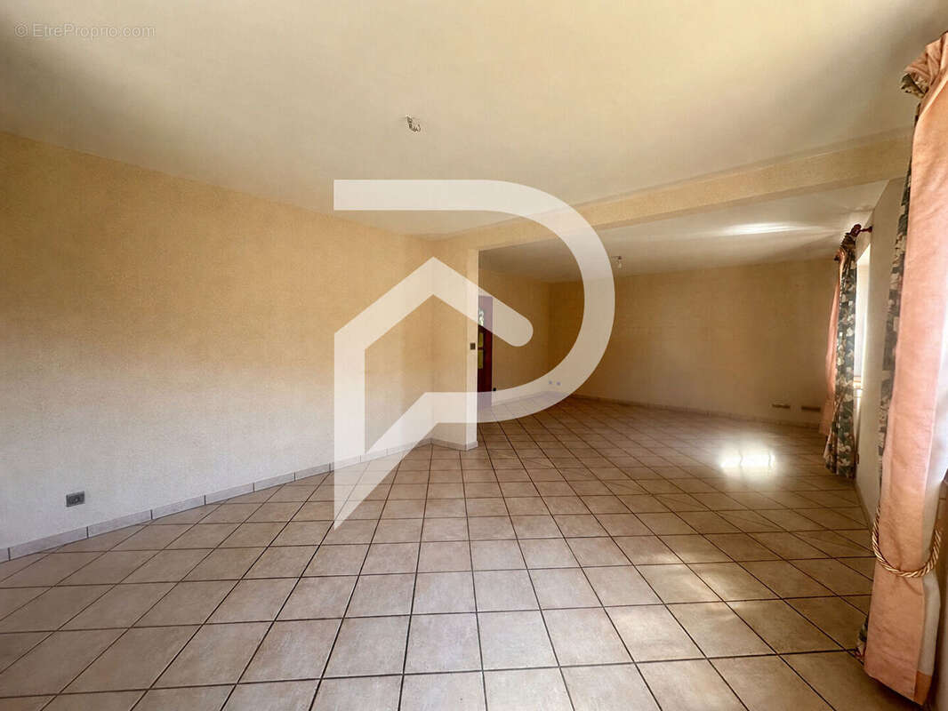 Maison KATZENTHAL 6 pièce(s) 160m² - photo 5