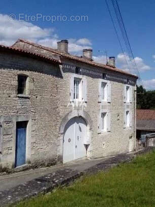 Maison à COULONGES