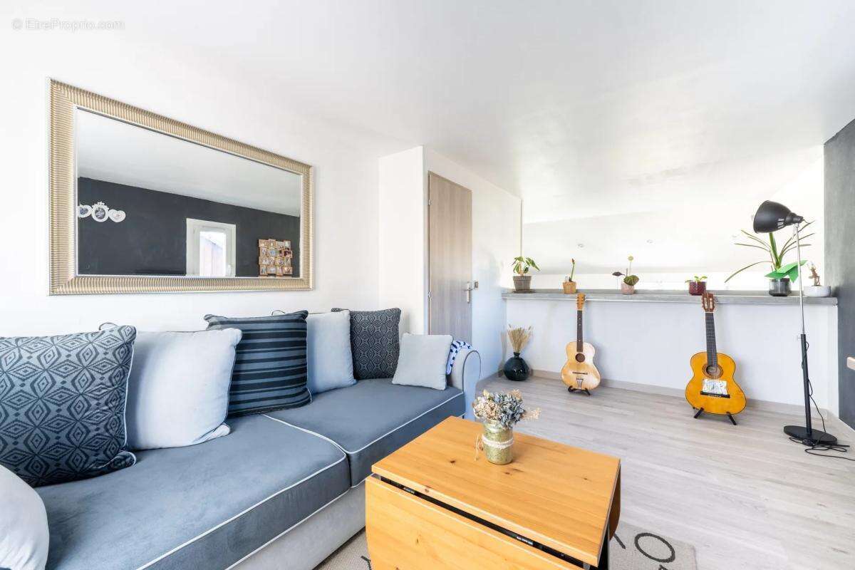 Maison à JOUY-LE-MOUTIER