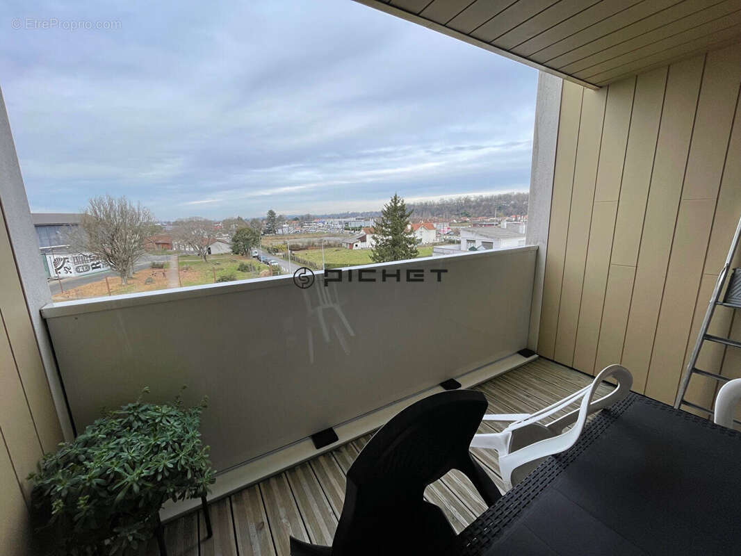 Appartement à LONS