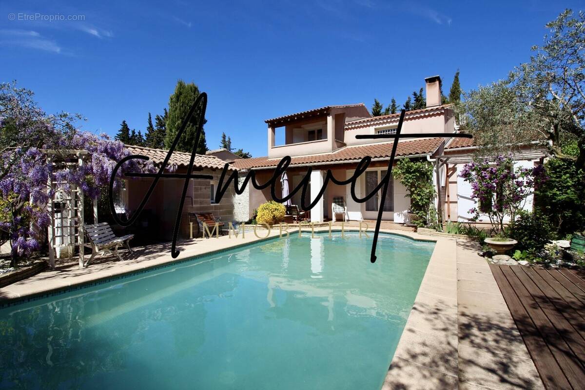 Maison à SAINT-SATURNIN-LES-AVIGNON