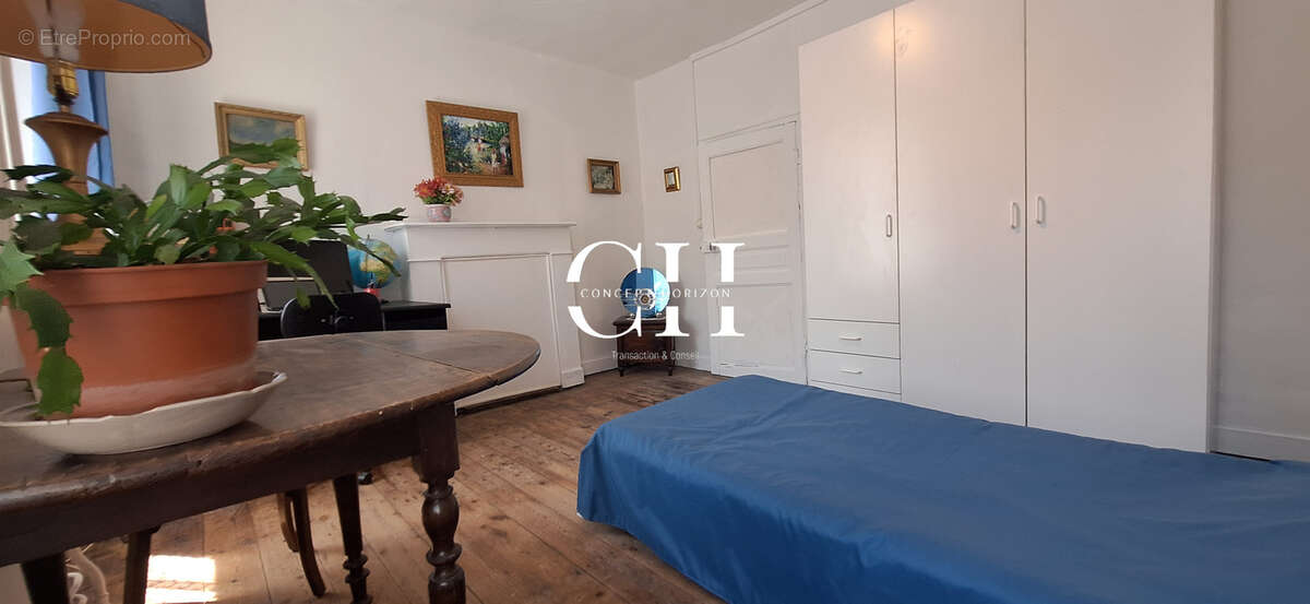 À VENDRE - Immeuble à usage mixte professionnel et habitation / Anciennement hôtel - restaurant / 282m2 / Pati - photo 18