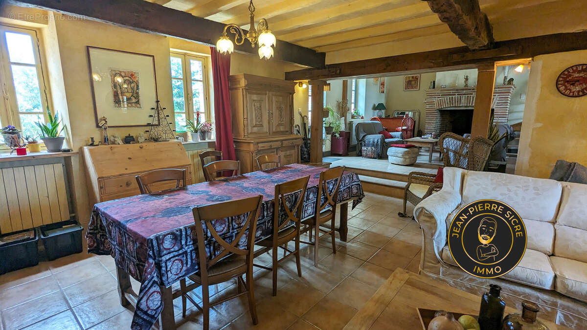 Maison à LACAUGNE