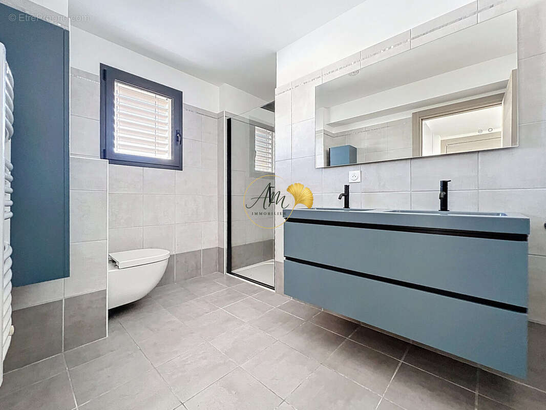 Appartement à VALLAURIS