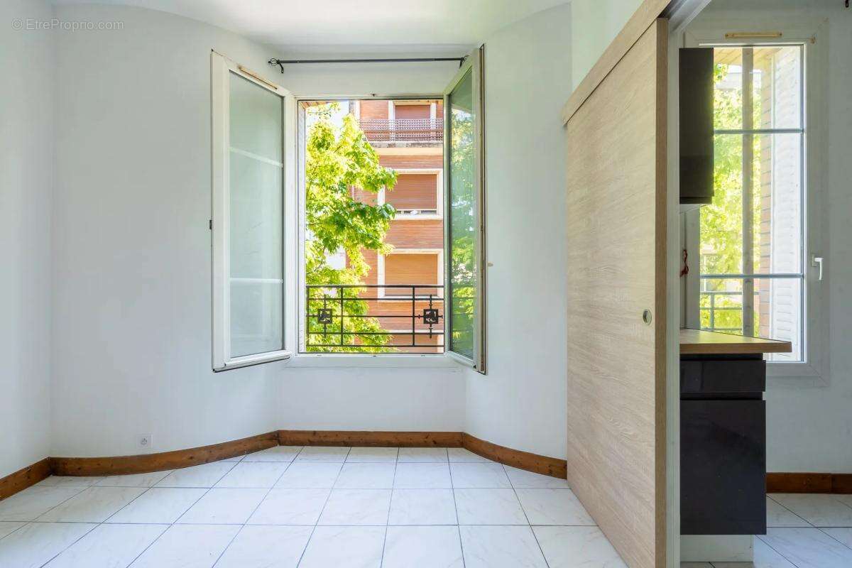 Appartement 1 pièce de 20 m² à Vincennes Quartier La JARRY - photo 2