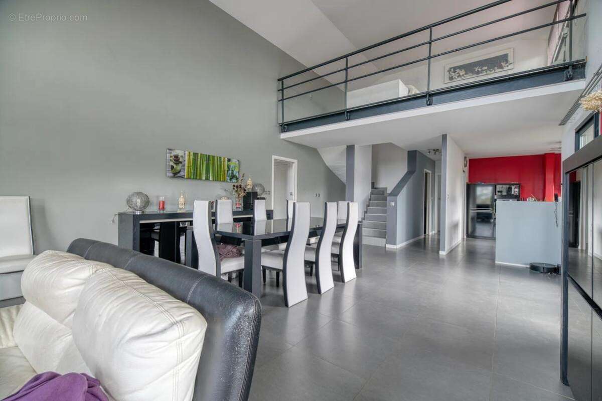 Maison à LACROIX-FALGARDE