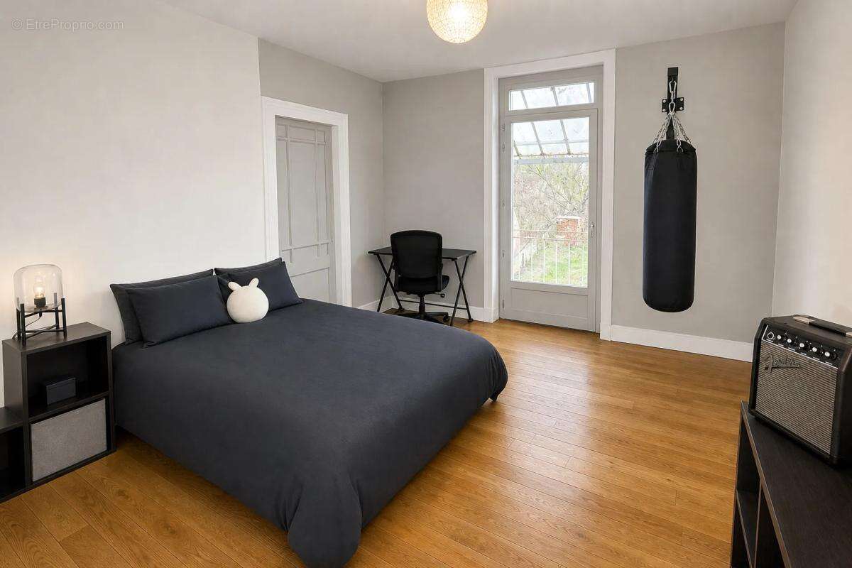 Charlieu, Maison 126m2 avec terrain et dépendance à rénover - photo 13