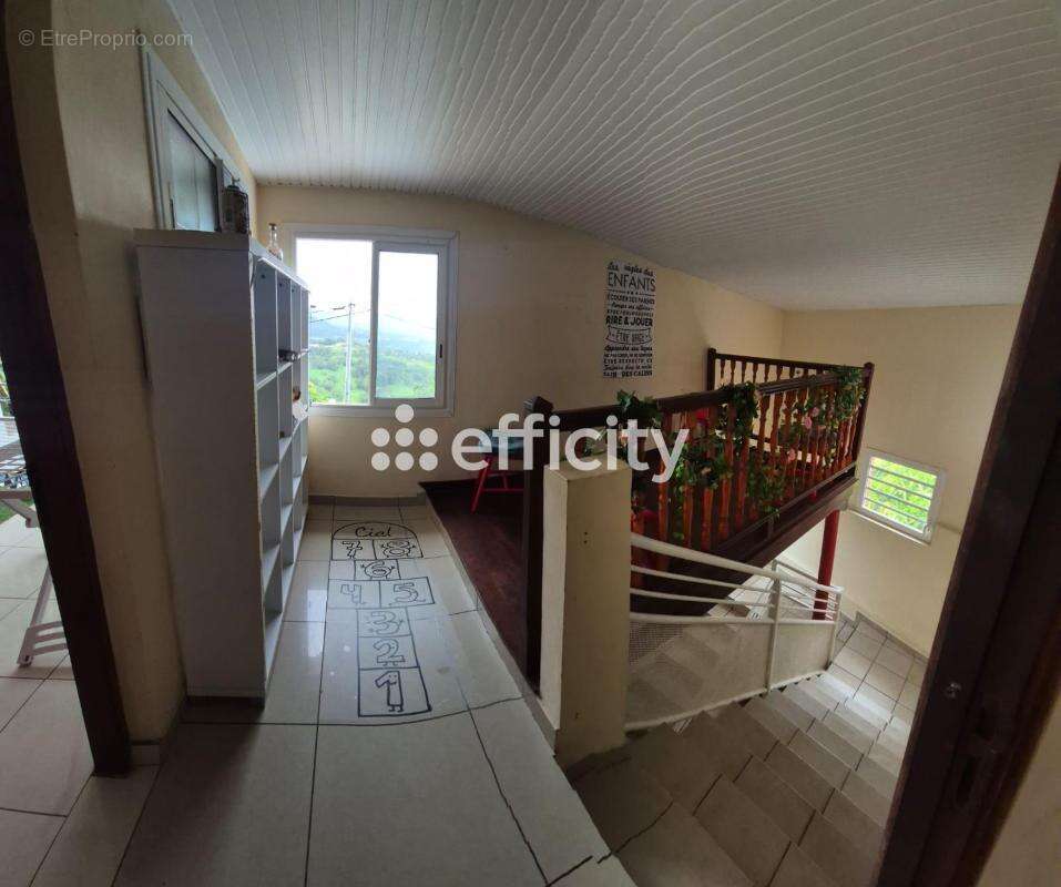 Maison 150 m² à Saint-Esprit  - photo 8