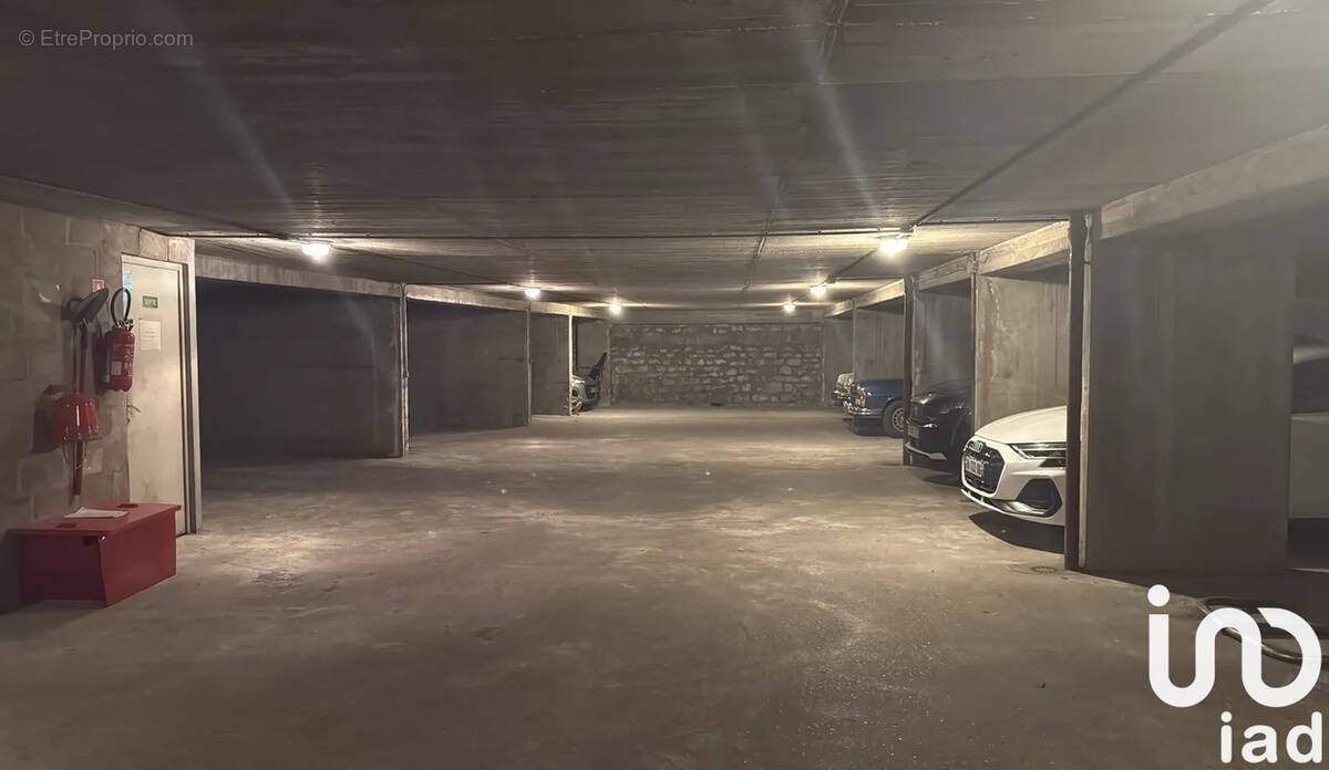 Photo 1 - Parking à PARIS-14E