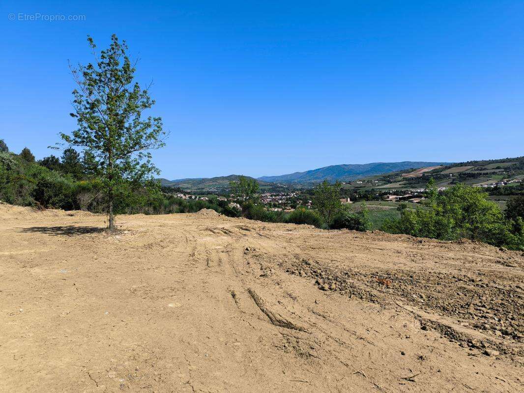 Terrain constructible avec vue sur les Pyrénées - photo 2