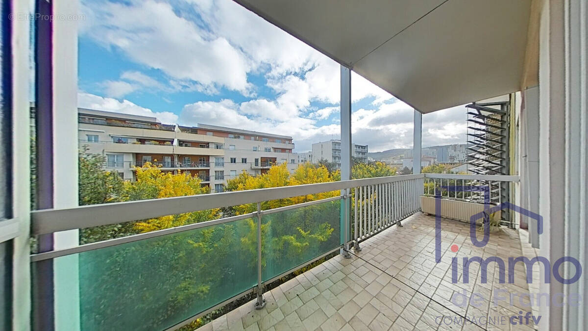 Appartement à SAINT-ETIENNE