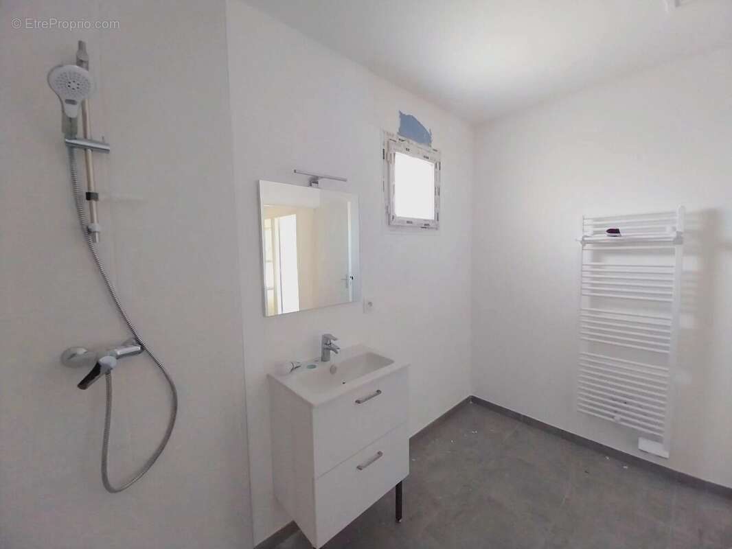 Maison à COGNIN-LES-GORGES