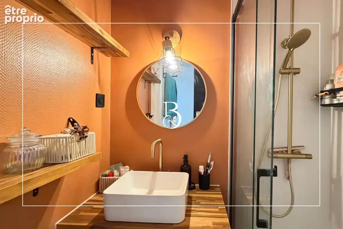 Le soleil se lève dans les chambres. Il se couche dans le salon. Entre les deux, 52 m2 prêts à aménager. - photo 7