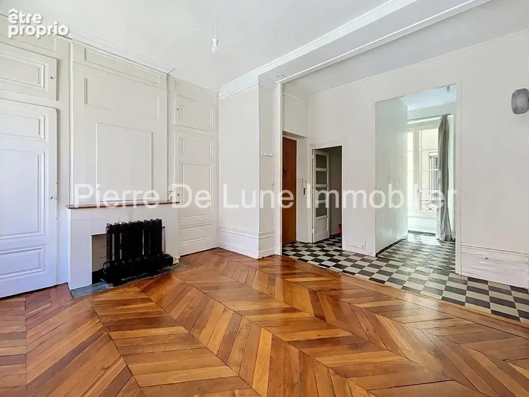 Lyon 1er – Appartement de caractère à réinventer  Charme de l'ancien, dressing, cave & grenier - photo 6