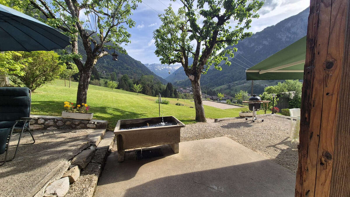Maison 300 m² à Bonneville  - photo 2