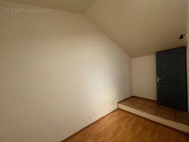 Appartement 179 m² à Saint-Paul-Les-Durance  - photo 7