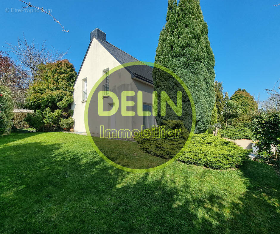 Maison à SAINT-ERBLON