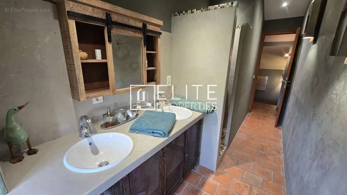 Maison en pierre 233m² & piscine + dépendances - grasse - photo 22