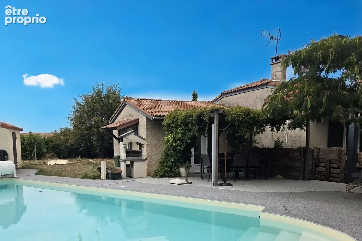L'Isle Jourdain, maison T5 - photo 2