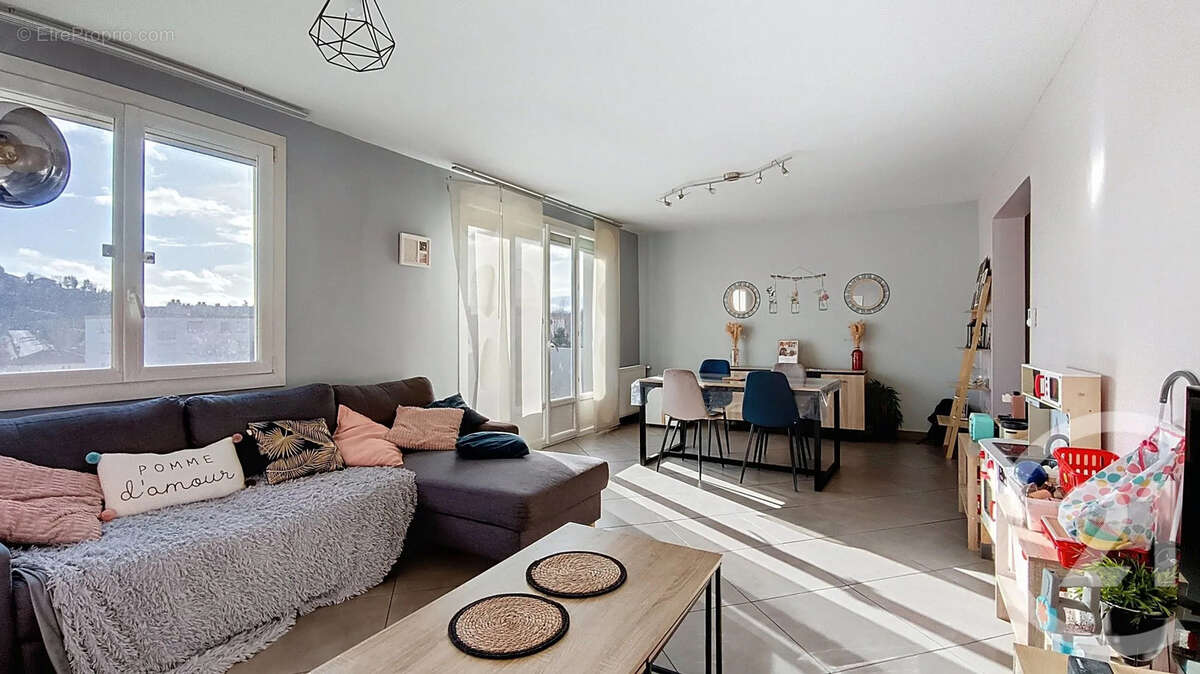 Appartement à FEYZIN
