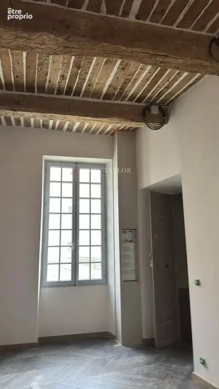 LOURMARIN CENTRE à vendre Magnifique appartement de type 2 proche château - photo 3