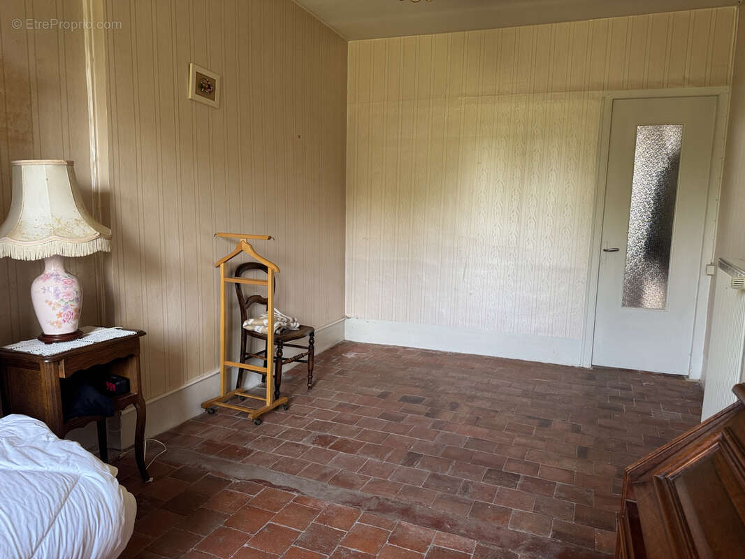 Maison à MONTCORBON