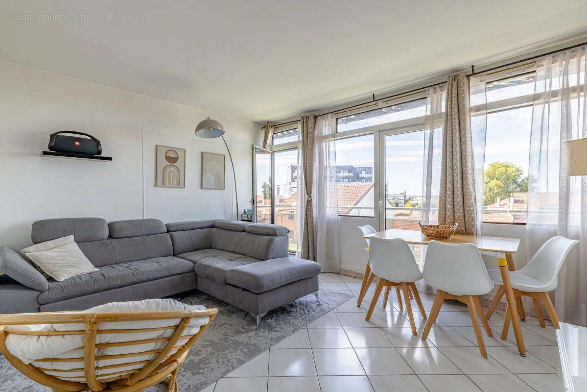 Appartement à LIVRY-GARGAN