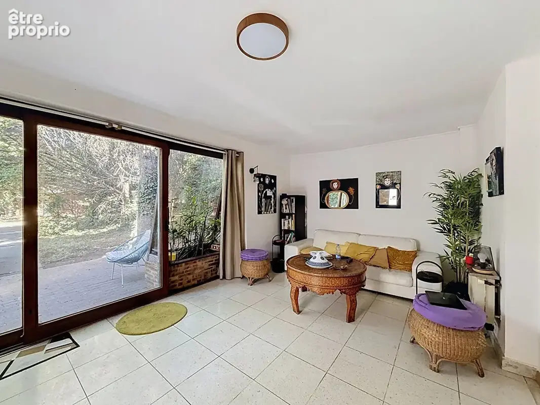 Montreuil, proche rosny et du metro la dhuys, dans une copropriete a 2, appartement avec beau jardin arbore privatif et parking  - photo 3