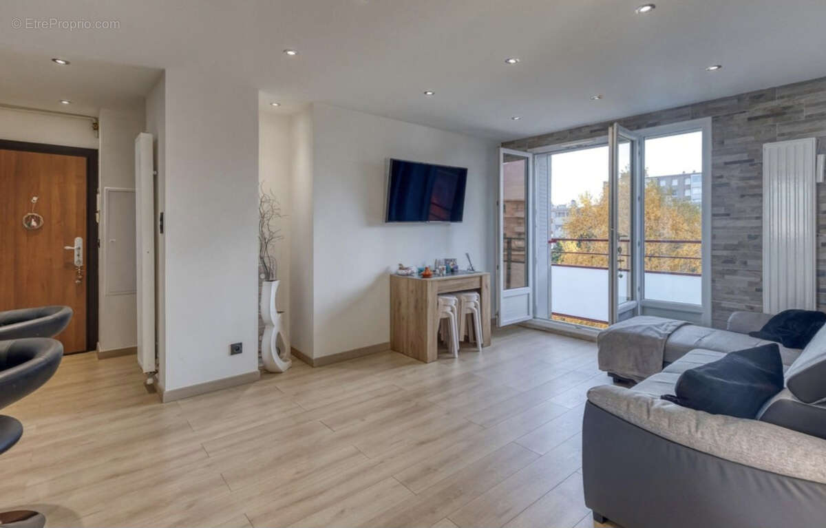 HIDRI IMMO PLUS vous propose un appartement T4 avec balcon et cave à Saint-Martin-d'Hères - photo 2