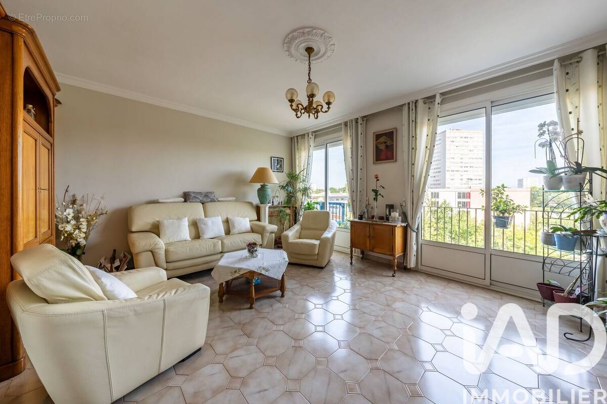 Photo 1 - Appartement à CHEVILLY-LARUE