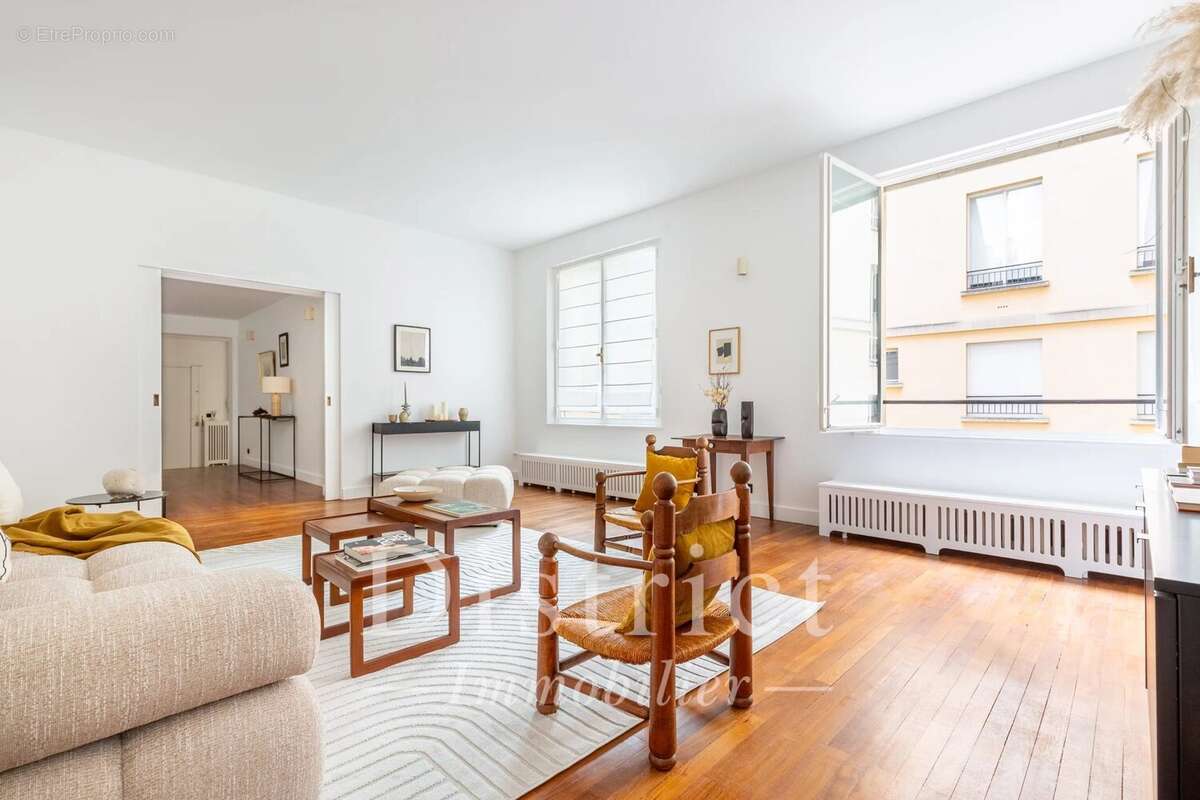 Appartement à PARIS-4E