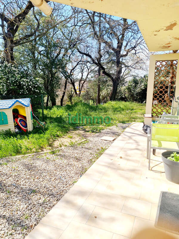 Affaire Draguignan F2 en rez de jardin avec jardin 200m et 2 places de parking 159000€ crn2378 dpe d - photo 5