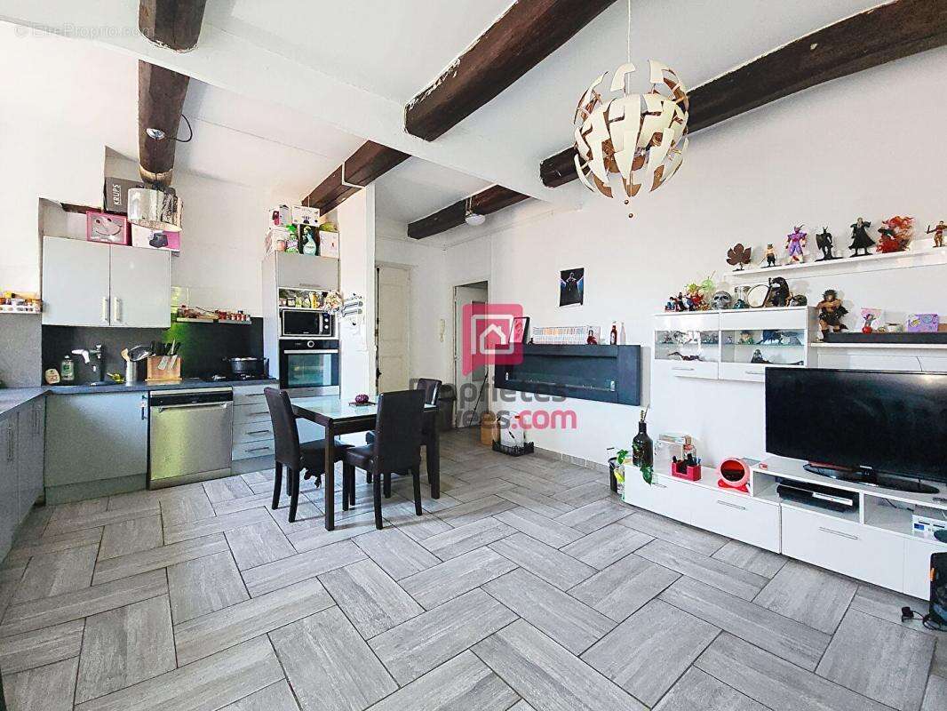 Appartement à LE MUY
