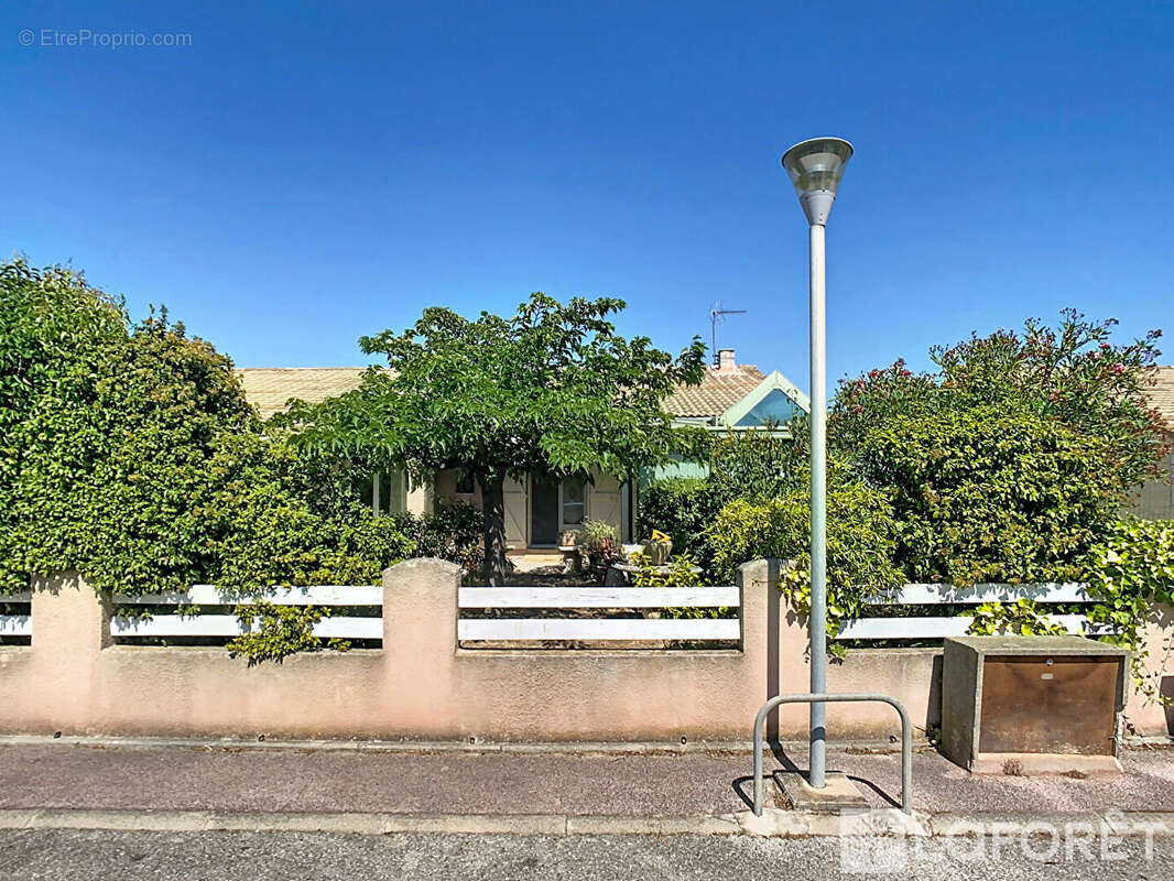 Maison Vitrolles 5 pièce(s) 104 m2 , jardin de 400m² - photo 4