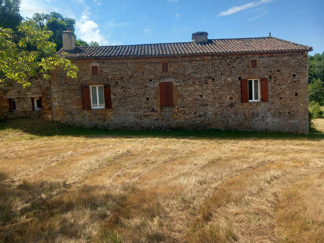 Maison à LOUBEJAC