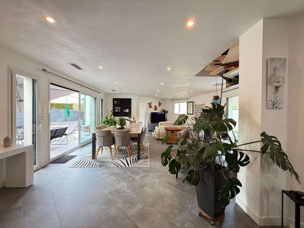 Maison à SAINT-SULPICE-DE-ROYAN