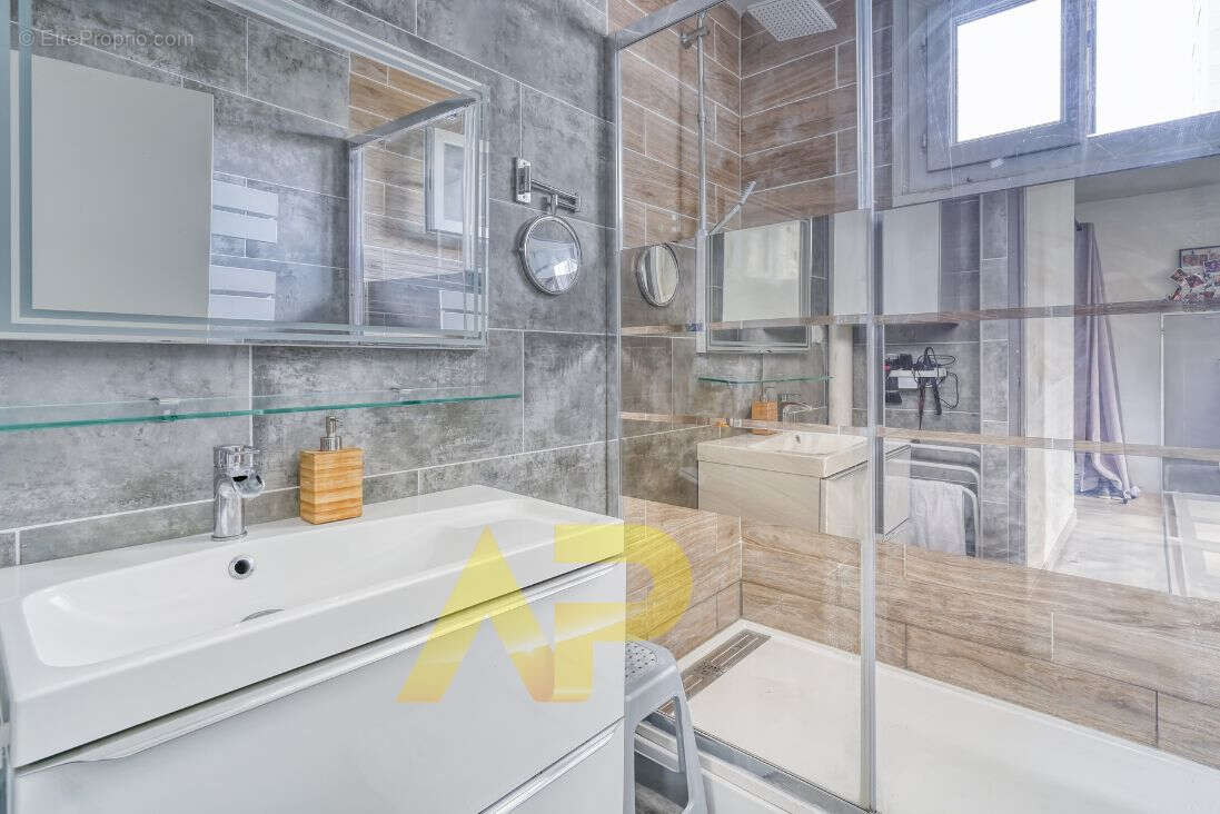 Appartement à LE PLESSIS-ROBINSON