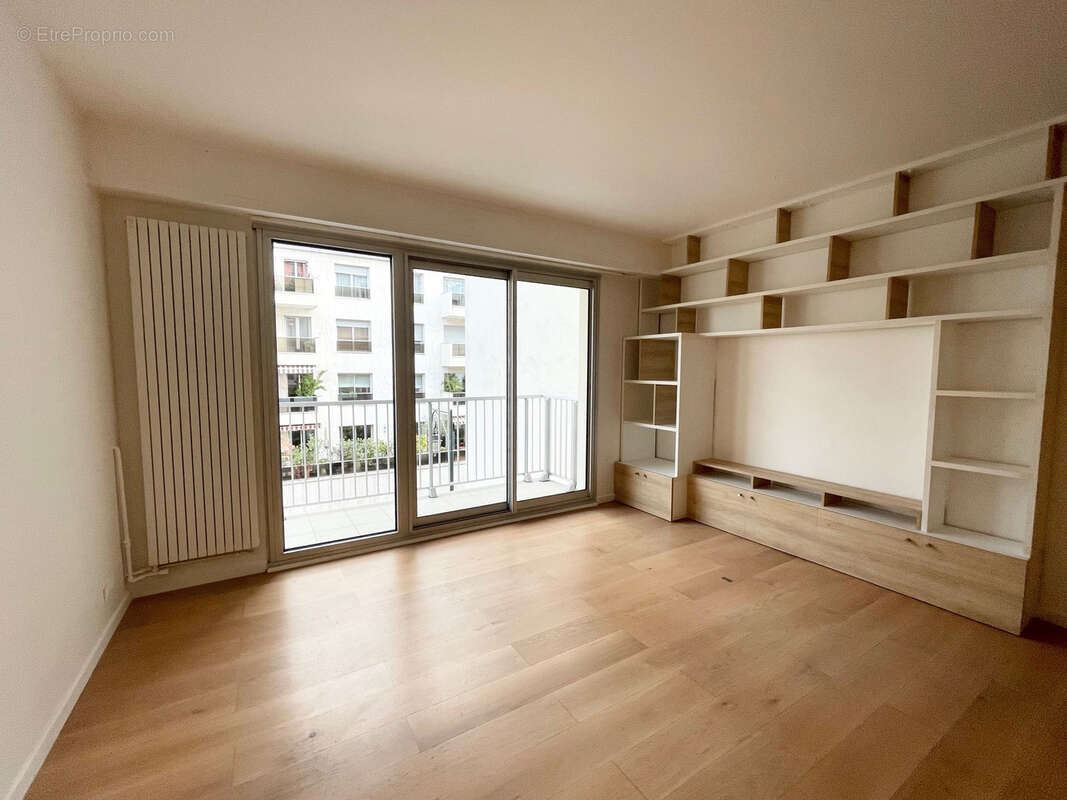 Appartement à NEUILLY-SUR-SEINE