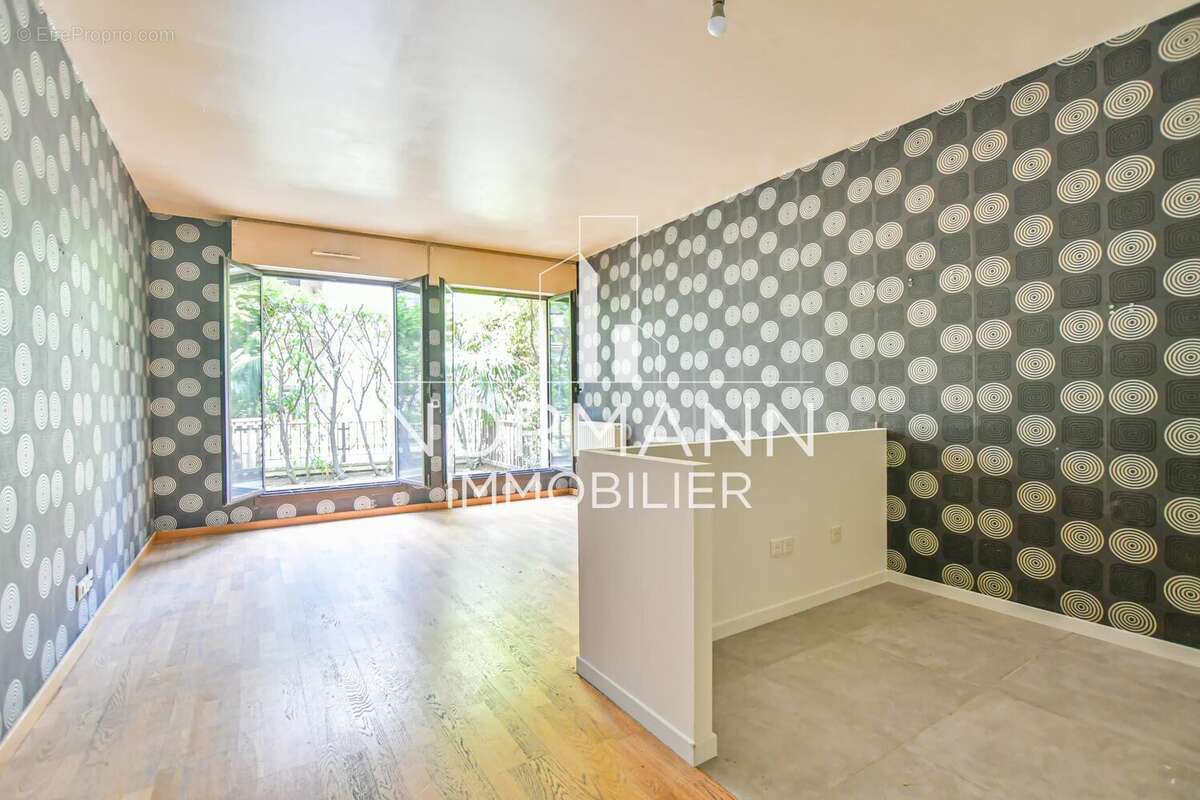 Appartement à LEVALLOIS-PERRET