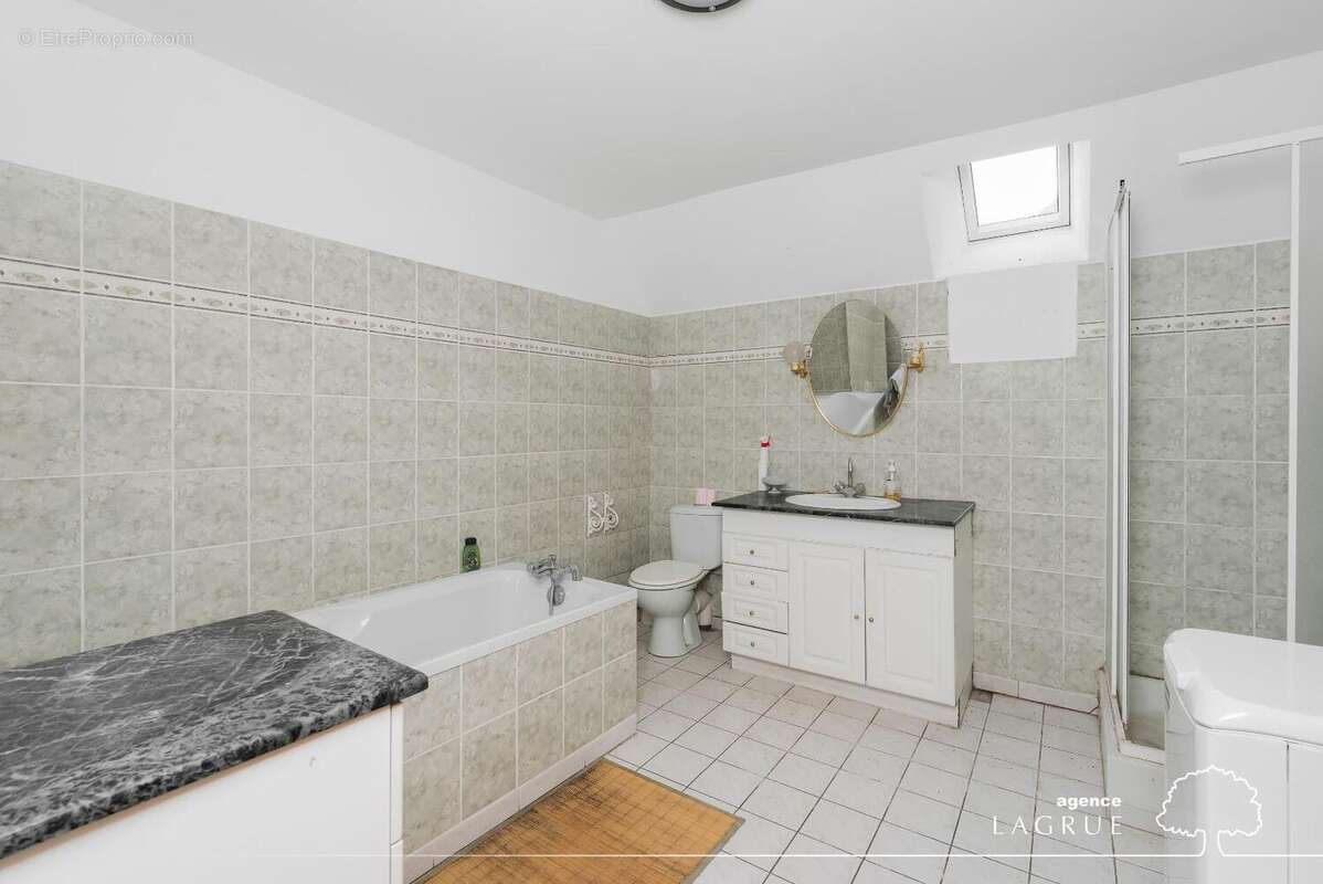   - Maison à CHAVROCHES